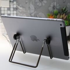 iPad Air です。画面キズなど無く綺麗です。の画像