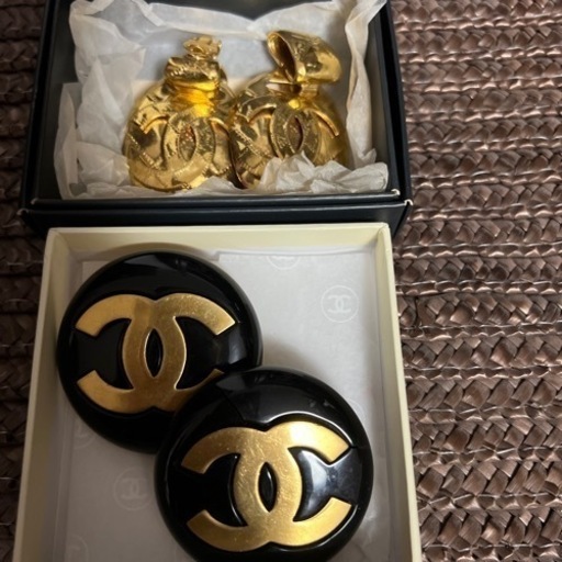 CHANELイヤリング2個