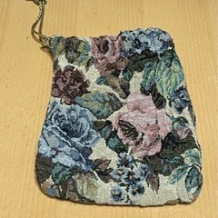 前にバッグを作ったあまりの生地で作った手作りポーチの画像