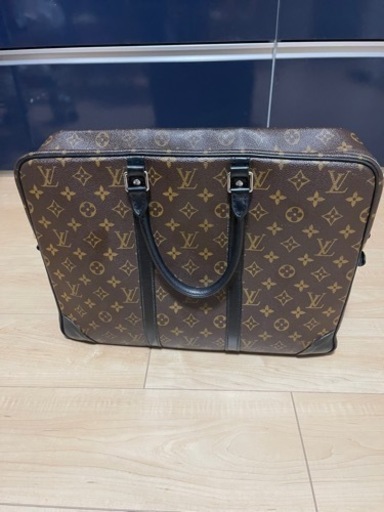LOUIS VUITTON ビジネスバッグ