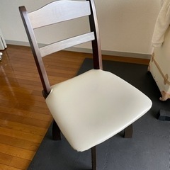 回転式イス ニトリ ダイニングチェア 差し上げます