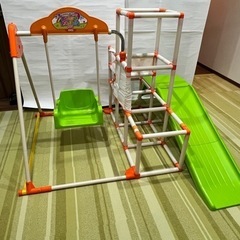 おりたたみ式すべり台付き室内ジャングルジムの画像