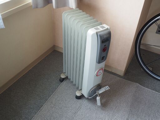 デロンギ製　オイルヒーター