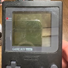 ゲームボーイとソフト4本の画像