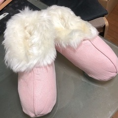 ファー付きルームシューズの画像