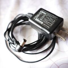 ★UNIFIVE ACアダプター DC12V1A (程度上)の画像
