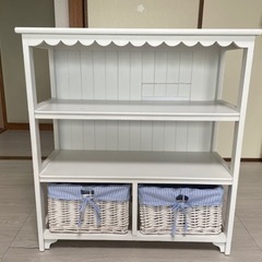 白い棚