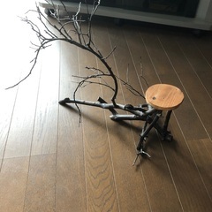 オブジェのような台