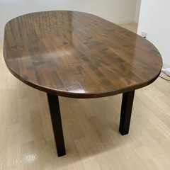テーブル　2m × 1m 高さ1mほどの画像
