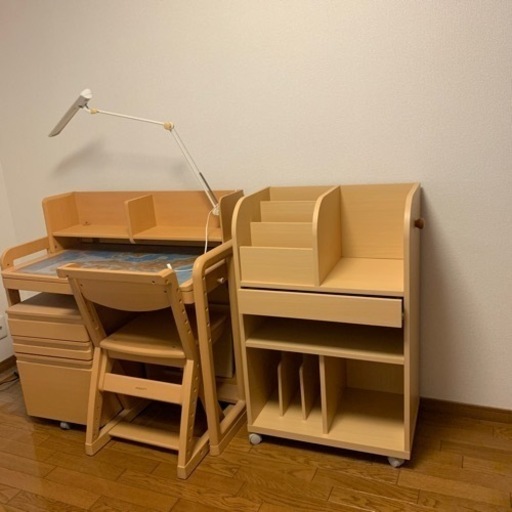 学習机とても綺麗です