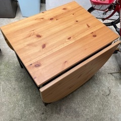 IKEAセンターテーブルの画像