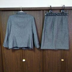 昭和レトロ　冬物レディーススーツ８の画像