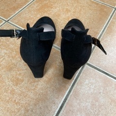 ヒール　スウェード生地　黒　値下げの画像