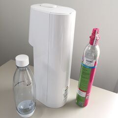 ○【未使用品】ソーダストリーム 炭酸 ホワイト 家電 キッチン 炭酸水メーカー TERRA テラ（NF221012）492-1Wの画像