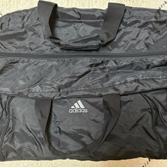 adidasボストンバッグの画像