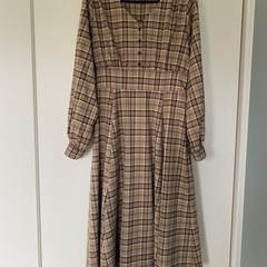 チェック　茶色ワンピース