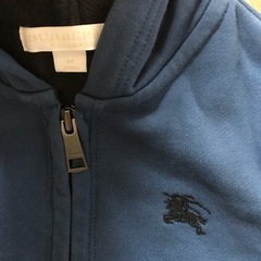 バーバリー男児130パーカーの画像