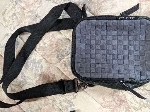 新品　ショルダーバッグ