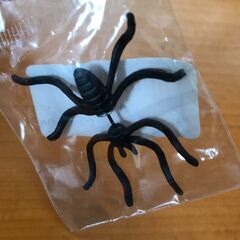 ハロウィンアイテム　クモピアス　新品未開封　仮装小物の画像