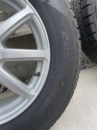 スタッドレスタイヤ　225/65/R17