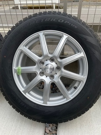 スタッドレスタイヤ　225/65/R17