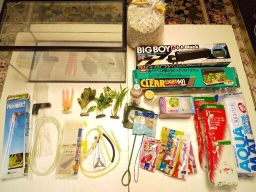 金魚やメダカ、熱帯魚にいかが？　60cm水槽と濾過ポンプ・照明、砂利、その他のセットです。