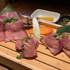 英語も学べる焼肉店のホールスタッフ♪　時給1,200円～　なんば、心斎橋の画像