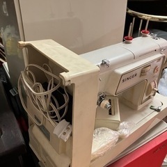 SINGER ミシン　698Uの画像