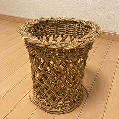 ラタン製くず入れ