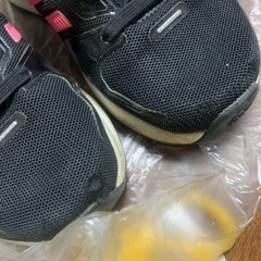 adidas子供靴の画像