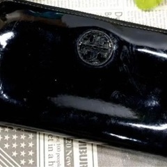 トリバーチ長財布