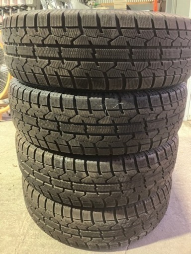 （取引中）TOYO スタッドレス　195/70R15 スタッドレス　9分山