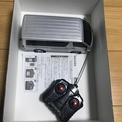ラジコン　　ハイエース(シルバー)の画像