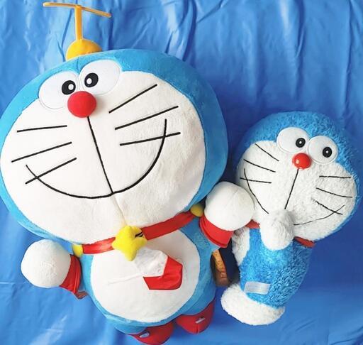 ドラえもんぬいぐるみ＆ピンクマフラー２つ