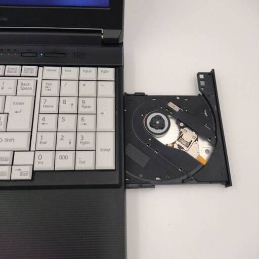富士通　第6世代Core i3搭載 メモリ4G　SSD240G　CD/DVD読み書き Wifi対応　大画面15.6インチ　HDMI出力