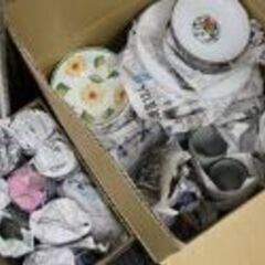 ●食器や雑貨類、衣類を買取します♪業者様大歓迎！●の画像