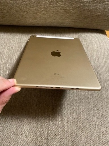 【取引中】iPad Air2 16GB  wifi+セルラーモデル　付属品あり　美品