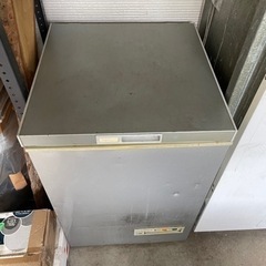 ジャンク冷凍庫 高さ82cm横は55cm