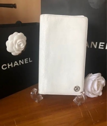 CHANEL  シャネル 二つ折り長財布