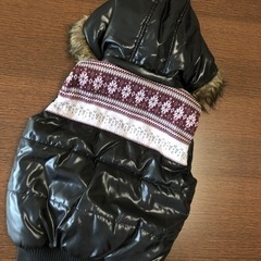 【値下げ！】フード付きジップアップ冬ベスト　ノースリーブジャケット・１２０の画像