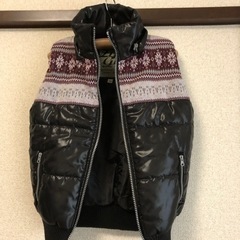 【値下げ！】フード付きジップアップ冬ベスト　ノースリーブジャケット・１２０の画像