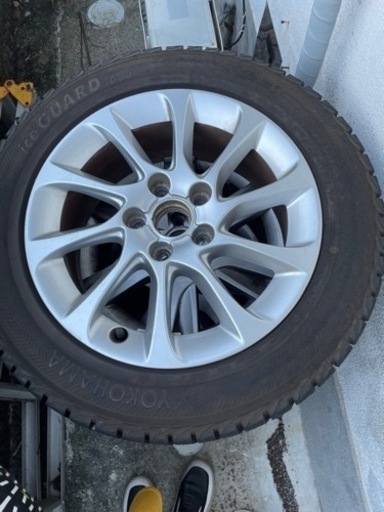 YOKOHAMAスタッドレスタイヤ　ホイル付き4本　中古美品