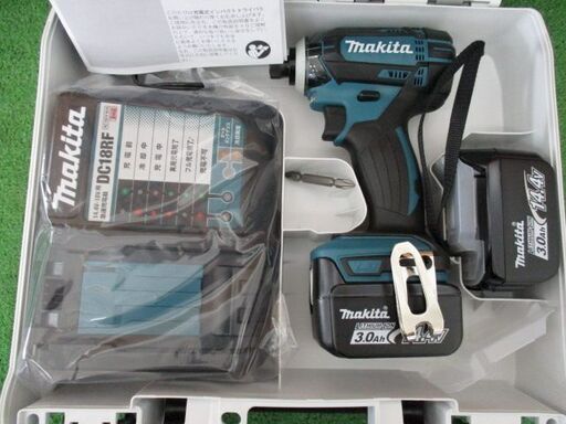 188 充電式インパクトドライバ maktia マキタ TD138DRFX 14.4V 3.0Ah 未使用展示品