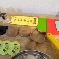 【讓渡者決定】かんたん型抜き  おにぎり型  粉ふりストレーナー　海苔カッター カッターマットの画像