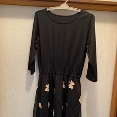 黒のワンピース