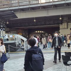 「東京国際映画祭」JR有楽町駅前インフォ・チケットブースでのキッ...