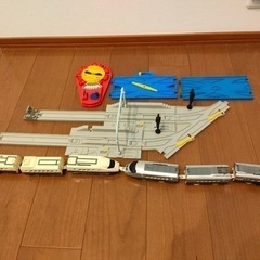 プラレール⑩車両基地＋つばさ・はやて付セット（使用品）