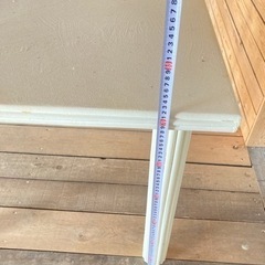 正方形テーブルの画像