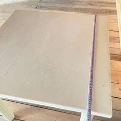 正方形テーブルの画像