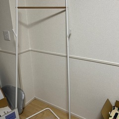 ハンガーラックの画像